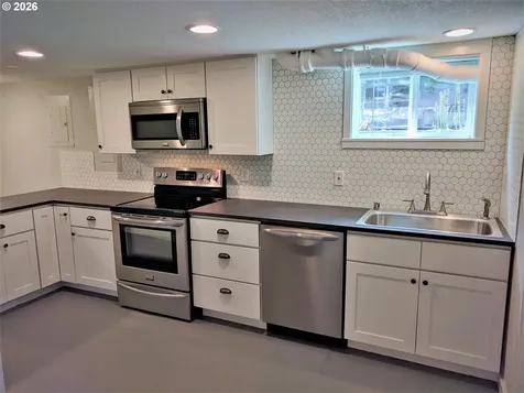 6313 SE 92nd Avenue Portland OR 97266