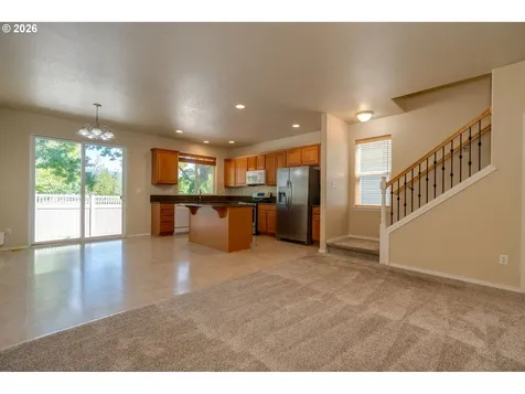 736 N Little Oak Street Newberg OR 97132