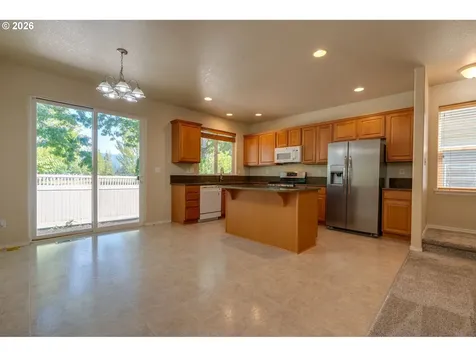 736 N Little Oak Street Newberg OR 97132