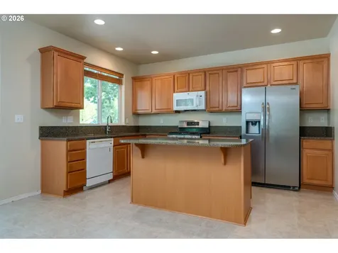736 N Little Oak Street Newberg OR 97132