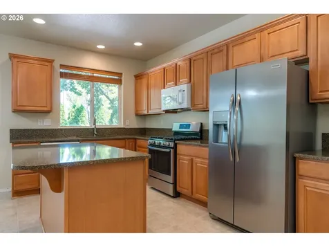 736 N Little Oak Street Newberg OR 97132