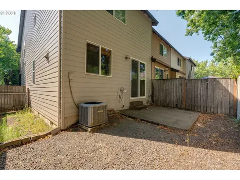 736 N Little Oak Street Newberg OR 97132