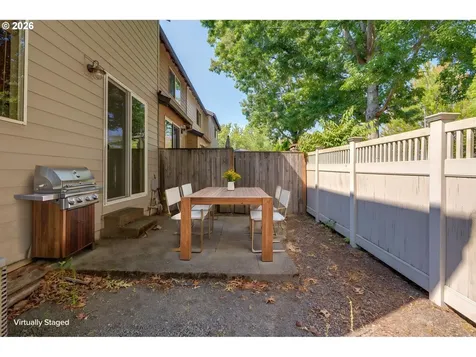 736 N Little Oak Street Newberg OR 97132