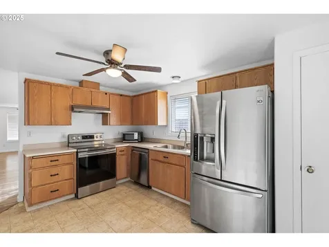 1040 Ashland Street Kalama WA 98625