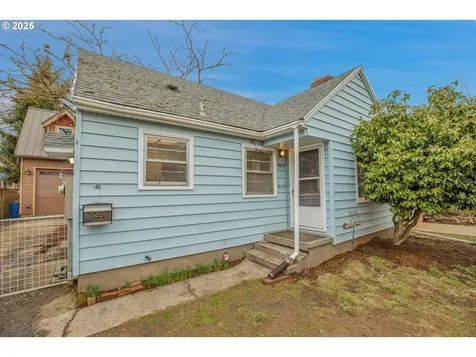 5835 N Boston Avenue Portland OR 97217