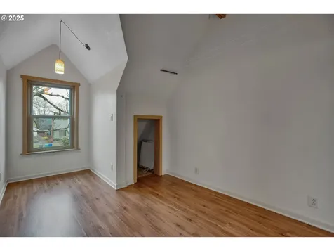 5835 N Boston Avenue Portland OR 97217