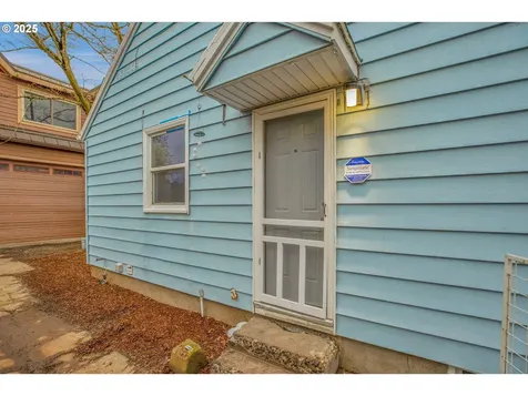 5835 N Boston Avenue Portland OR 97217