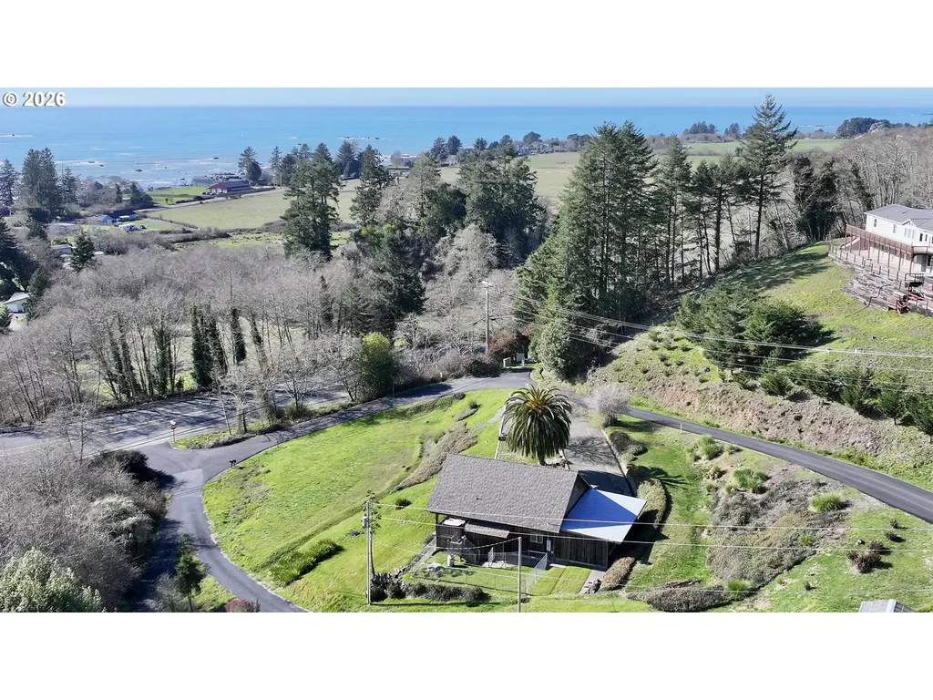 99106 E Freeman Lane Brookings OR 97415