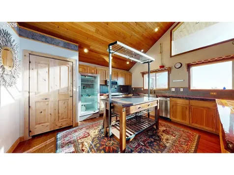 99106 E Freeman Lane Brookings OR 97415