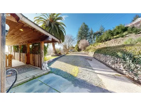 99106 E Freeman Lane Brookings OR 97415