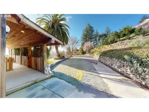 99106 E Freeman Lane Brookings OR 97415