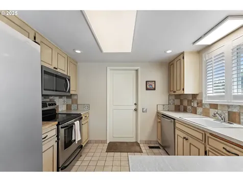 15920 SW Royalty Parkway Portland OR 97224
