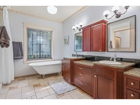 751 Lakeview Drive Ilwaco WA 98624
