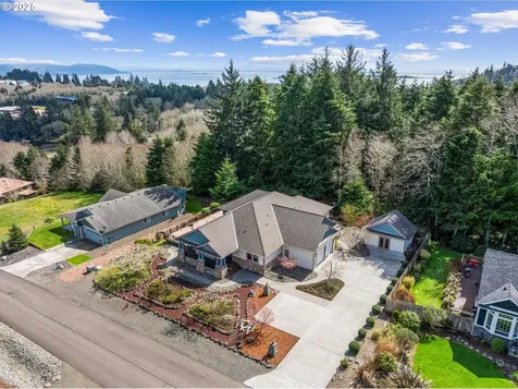 751 Lakeview Drive Ilwaco WA 98624