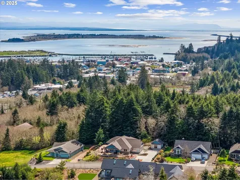 751 Lakeview Drive Ilwaco WA 98624
