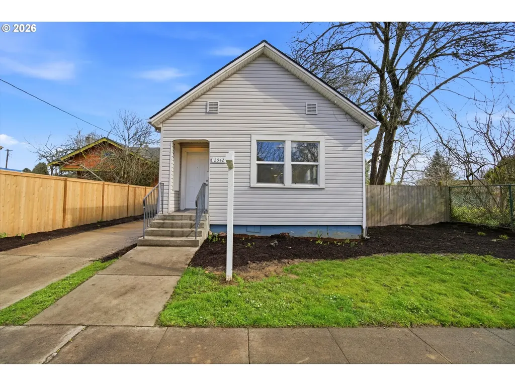 2542 SE 18th Avenue Portland OR 97202