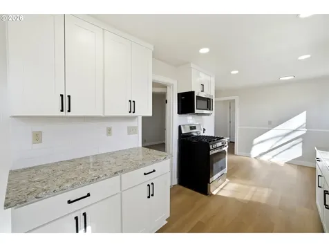 2542 SE 18th Avenue Portland OR 97202