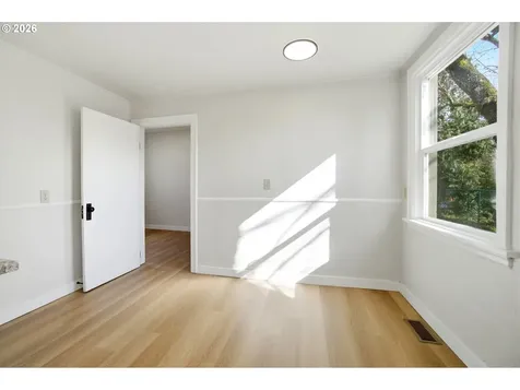 2542 SE 18th Avenue Portland OR 97202