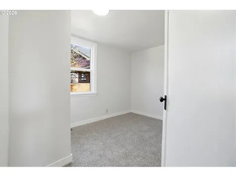 2542 SE 18th Avenue Portland OR 97202