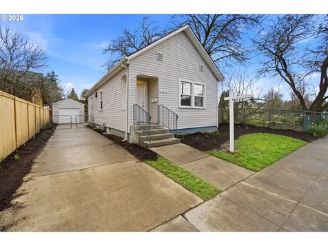 2542 SE 18th Avenue Portland OR 97202
