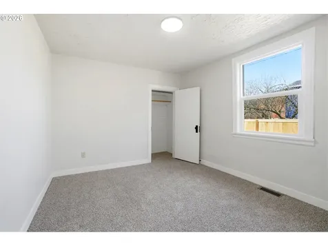 2542 SE 18th Avenue Portland OR 97202