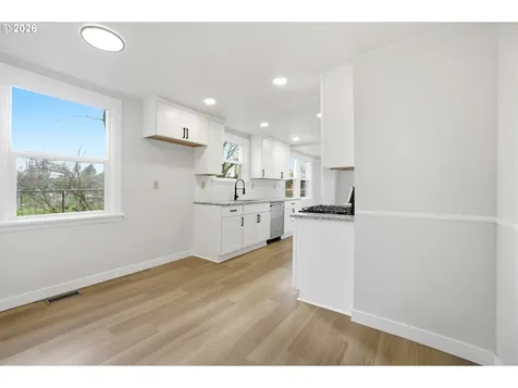 2542 SE 18th Avenue Portland OR 97202