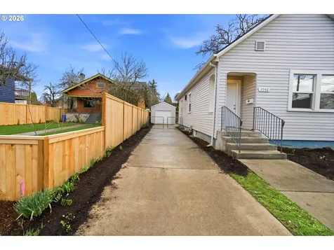 2542 SE 18th Avenue Portland OR 97202