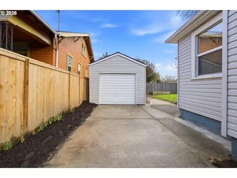 2542 SE 18th Avenue Portland OR 97202