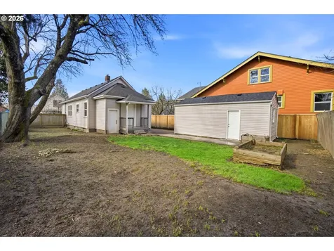 2542 SE 18th Avenue Portland OR 97202
