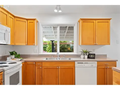 917 NE 10th Avenue Canby OR 97013