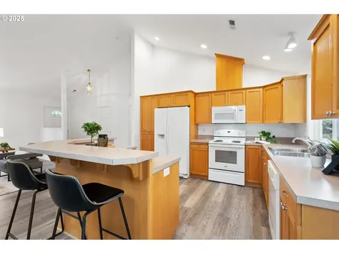 917 NE 10th Avenue Canby OR 97013