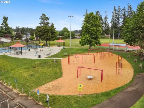 917 NE 10th Avenue Canby OR 97013