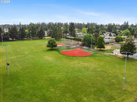 917 NE 10th Avenue Canby OR 97013