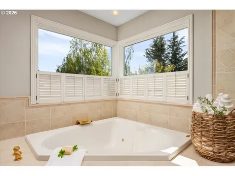 21470 Rosepark Court West Linn OR 97068