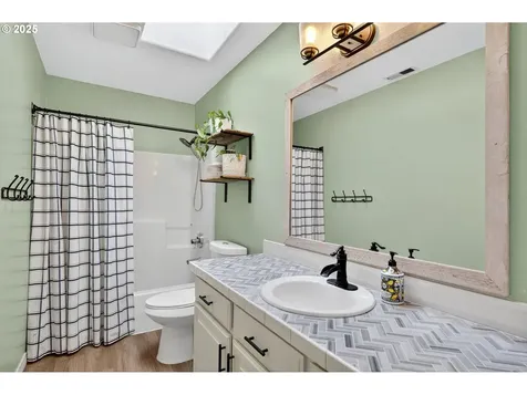 1433 NE Edgefield Street Hillsboro OR 97124