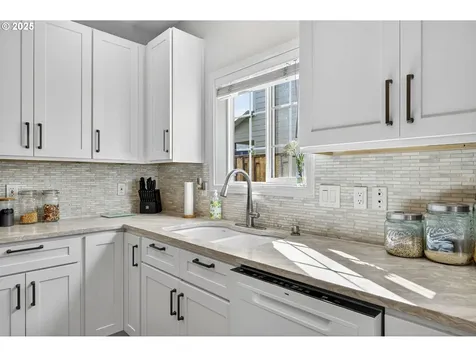 1433 NE Edgefield Street Hillsboro OR 97124