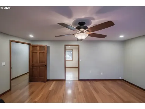 1141 NE Springwood Drive Albany OR 97321