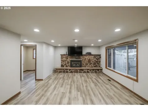 1141 NE Springwood Drive Albany OR 97321