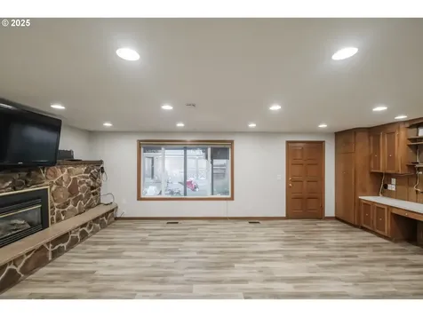 1141 NE Springwood Drive Albany OR 97321