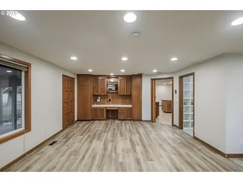 1141 NE Springwood Drive Albany OR 97321