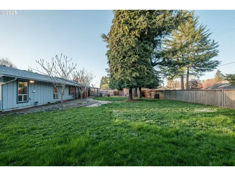 1141 NE Springwood Drive Albany OR 97321