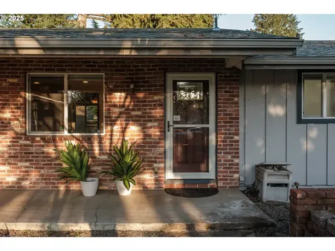 1141 NE Springwood Drive Albany OR 97321