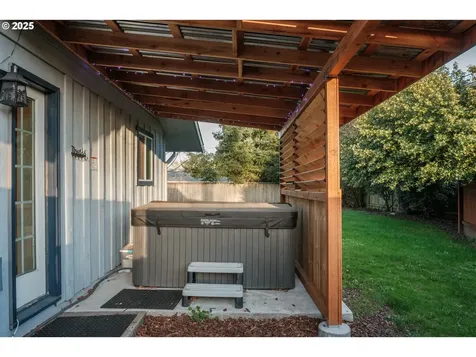 1141 NE Springwood Drive Albany OR 97321
