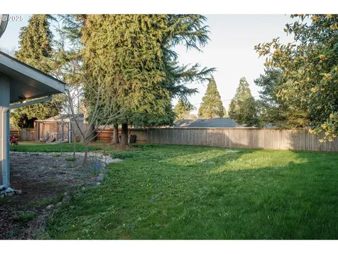 1141 NE Springwood Drive Albany OR 97321