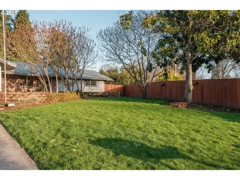 1141 NE Springwood Drive Albany OR 97321
