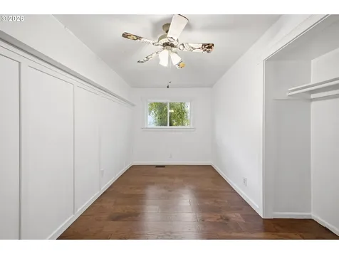 727 Warren Street Oregon City OR 97045