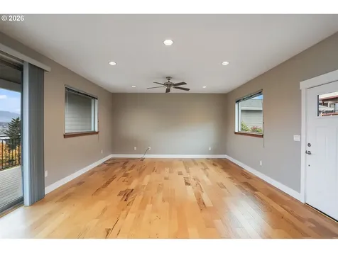 118 Ingram Place White Salmon WA 98672