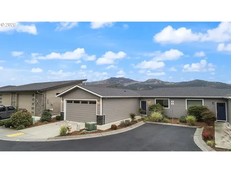 118 Ingram Place White Salmon WA 98672