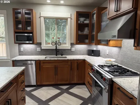 2183 Ashbury Drive Eugene OR 97408