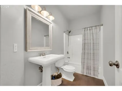2183 Ashbury Drive Eugene OR 97408
